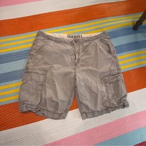 Old Navy Gray Cargo Shorts Men’s Size Large